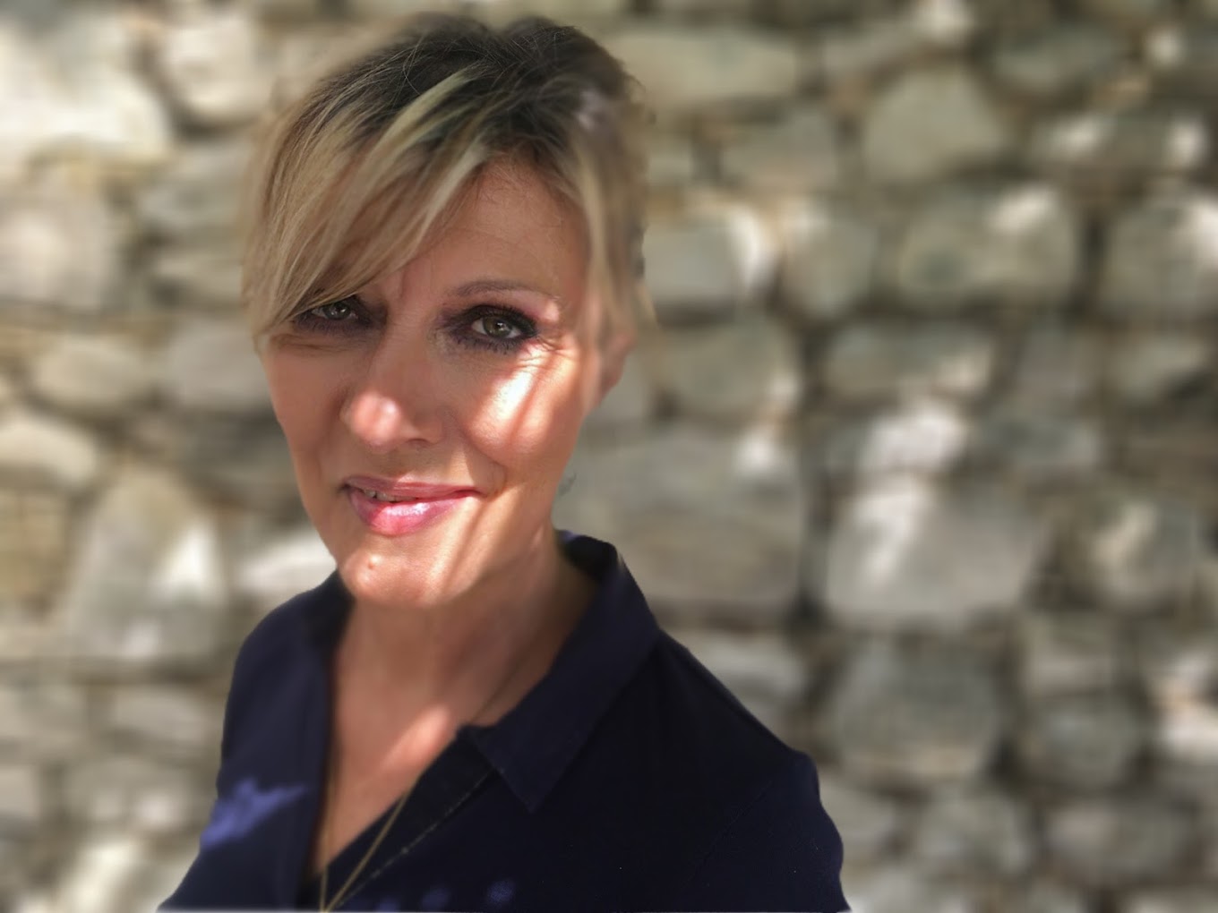 Découvrez comment Véronique Tresca, psychothérapeute indépendante, a bâti une activité stable et épanouissante avec Freecadre.